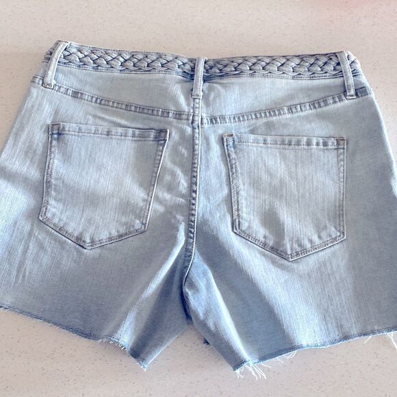 NWOT Frayed High Rise Denim Short Frayed Hem Light Wash Zip Up - Picture 6 of 7